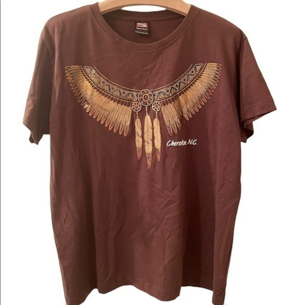 Sportex Cherokee N.C. Sparkle Brown Tshirt XL
Condition 9/10 no flaws